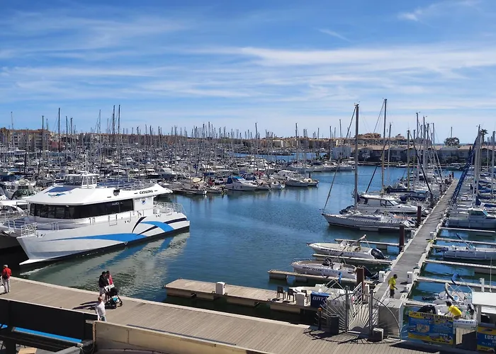 Cap D'agde F3 Belle Vue Port Avec Garage Piscine Climatisation Apartman