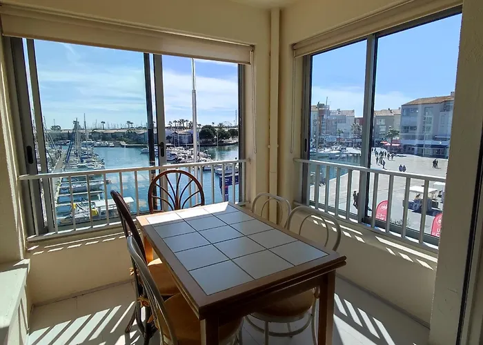 Cap D'agde F3 Belle Vue Port Avec Garage Piscine Climatisation *