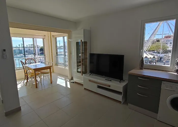 Cap D'agde F3 Belle Vue Port Avec Garage Piscine Climatisation Appartamento Agde